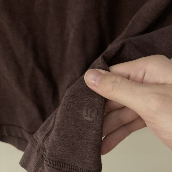 Lululemon Women’s Tshirt Purple Size 12 - Picture 3 of 5